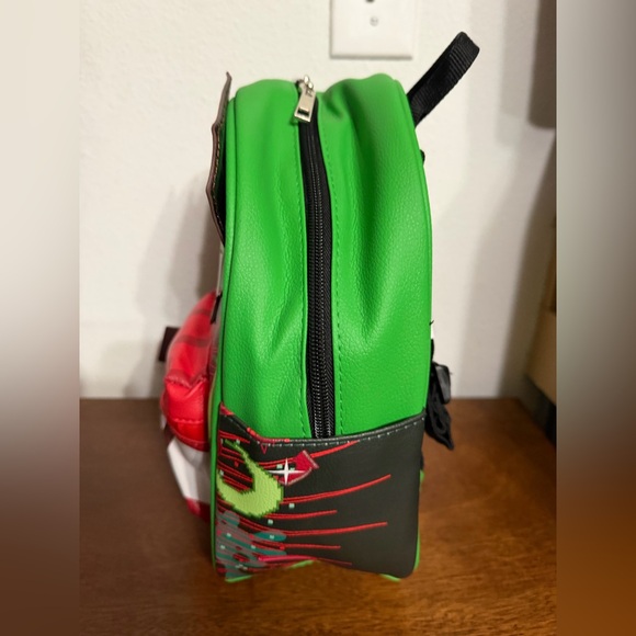 Minecraft Explosion TNT Women's Mini Backpack, Green 11’’ adjustable bag new - Picture 7 of 8